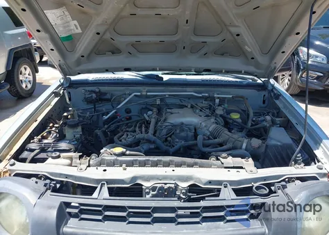 2004 Nissan Xterra Xe z USA, uszkodzony, nr VIN 5N1ED28T84C625363